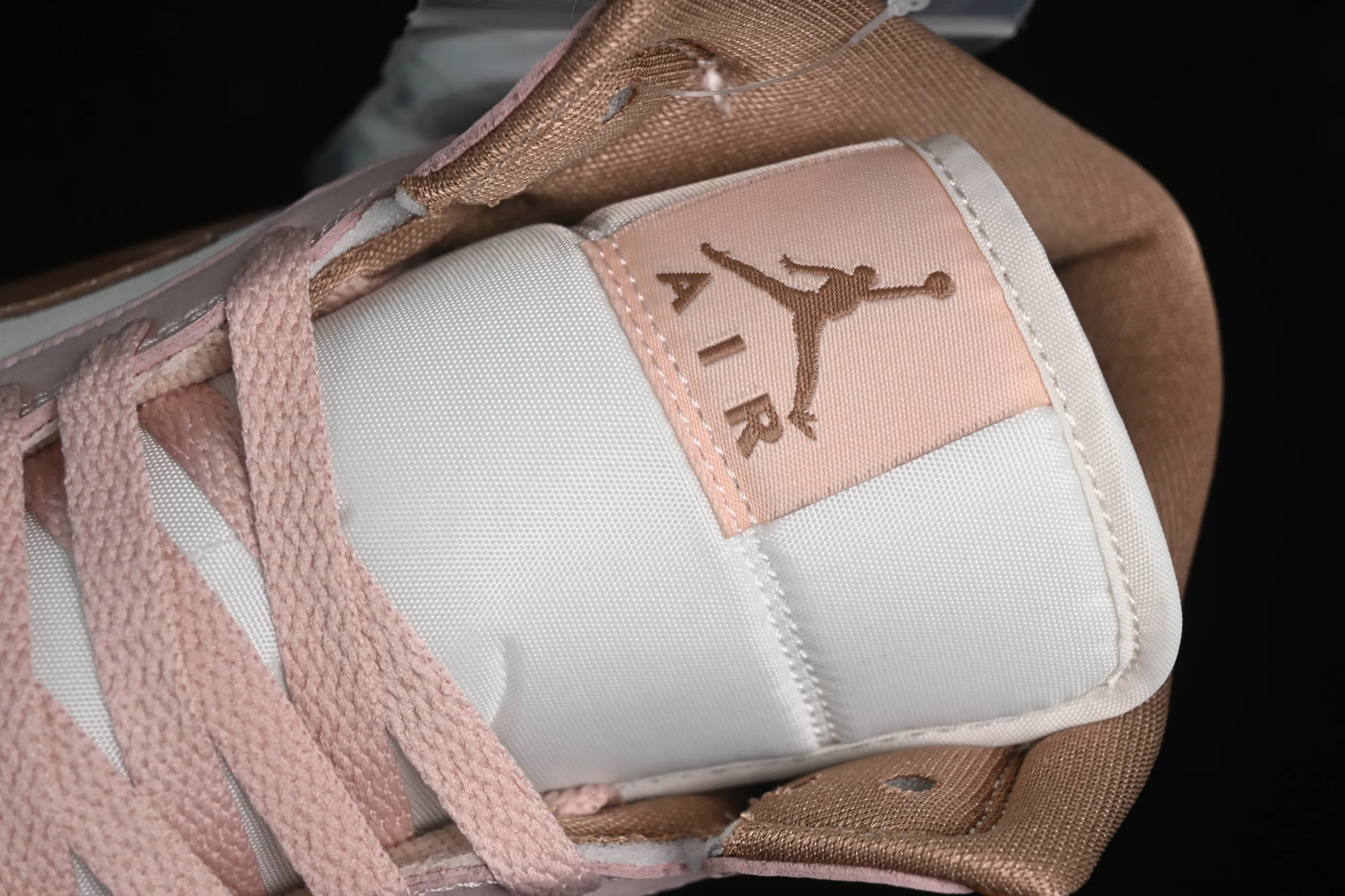 All categories Air Jordan Jordan series basketball shoes Air Jordan 1 Mid Air Jordan 1 Mid AJ1 Joe 1 khaki powder China basketball shoes BQ6472-620